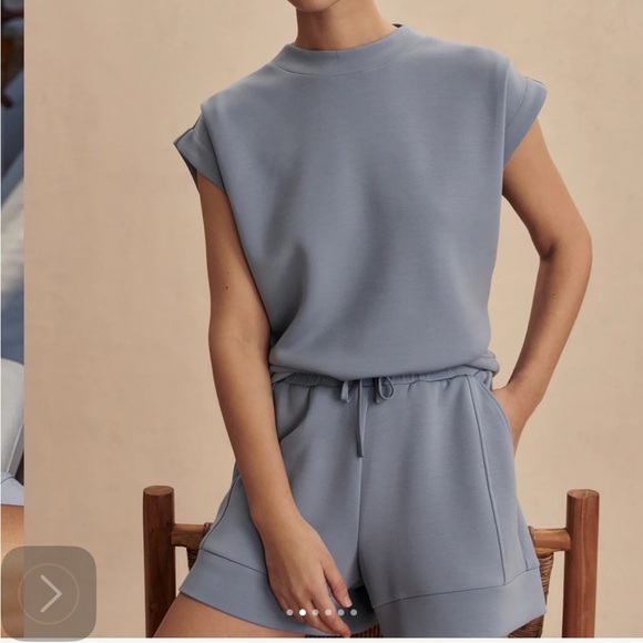 Varley Blue Sleeveless Sweatshirt